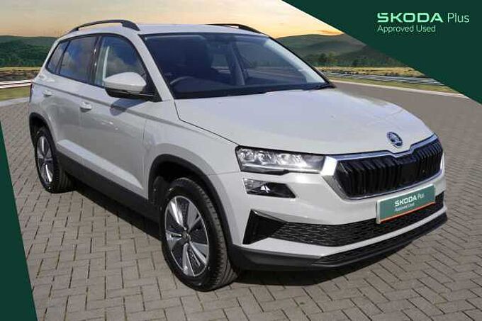 SKODA Karoq SE Drive 1.0 TSI 110 PS 6-speed manual