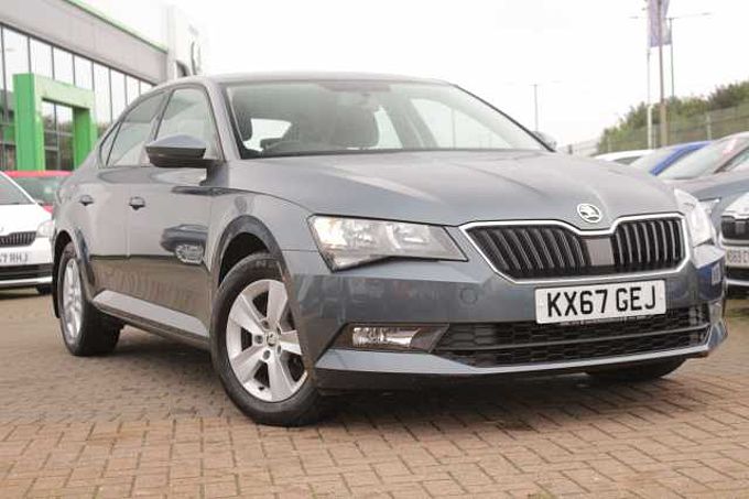 SKODA Superb 1.6 TDI S Hatchback