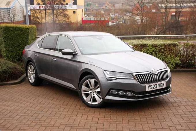 SKODA Superb Superb Hatch SE L 2.0 TDI 150 PS DSG